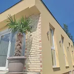 Relax House Βίλα