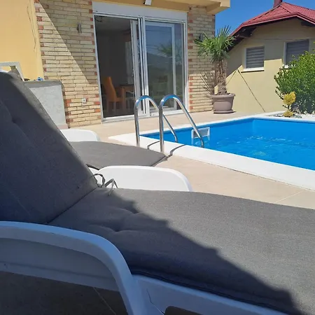 Relax House